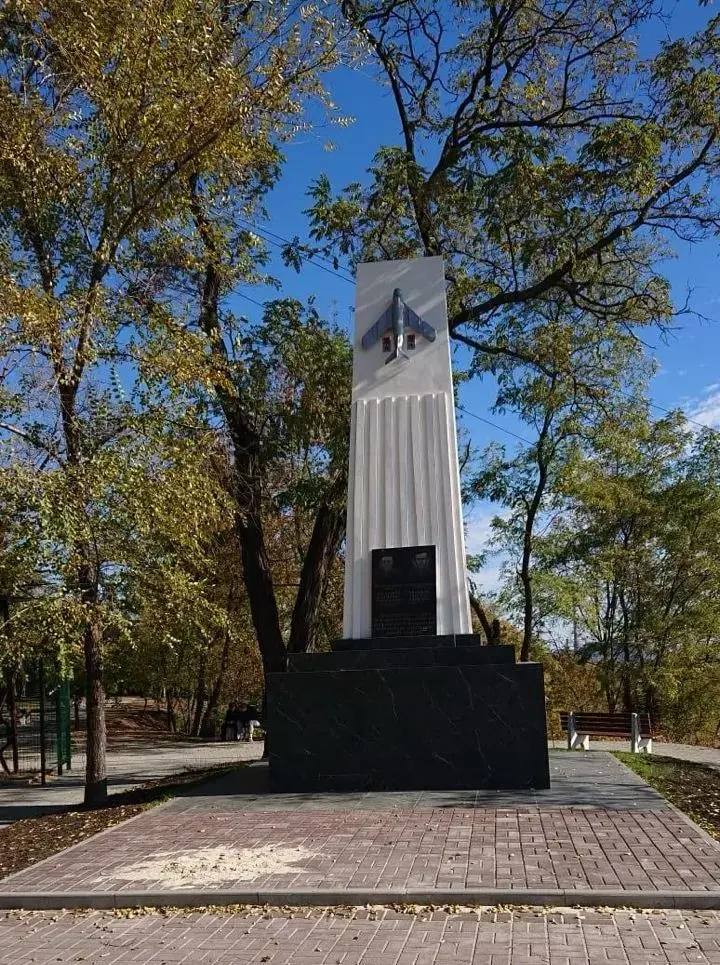 Восстановление памятника лётчикам ВОВ миниатюра 2